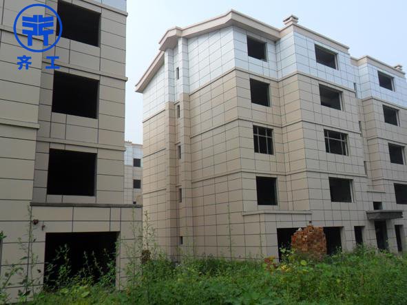 巖棉板外表應(yīng)無(wú)明顯撞擊