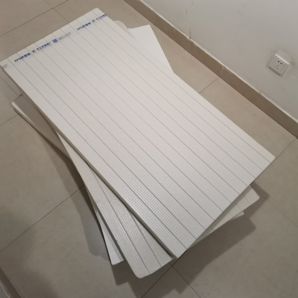 擠塑板旨在平整底層地板并提供多種性能