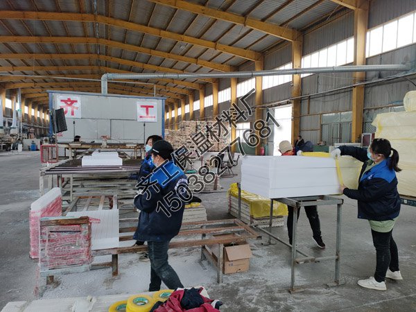 商丘擠塑板廠生產(chǎn)的擠塑板有哪些特點？